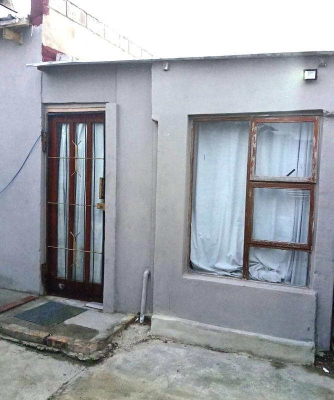 2 Bedroom Property for Sale in Peerless Park Western Cape